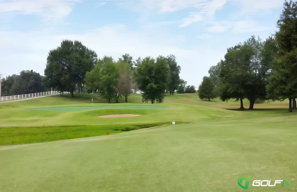 Ozark Ridge Golf Course in Poplar Bluff, Missouri — public, 18-hole golf course, designed by Ed Ault (1980)