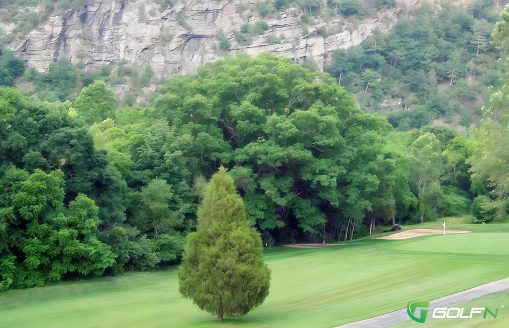 Cliff View Golf Club in Covington, Virginia — public, 18-hole golf course, designed by Frank & Matt Sponaugle (1996)