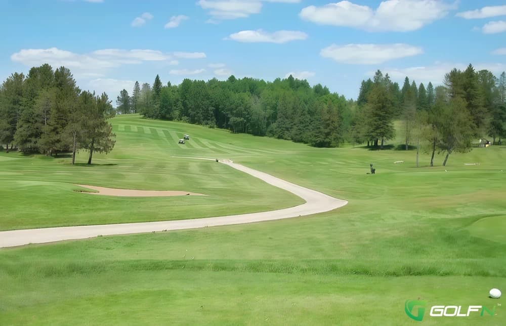 Ridgeview Country Club in Duluth, Minnesota — private, 18-hole golf course, designed by Willie Watson (1921)