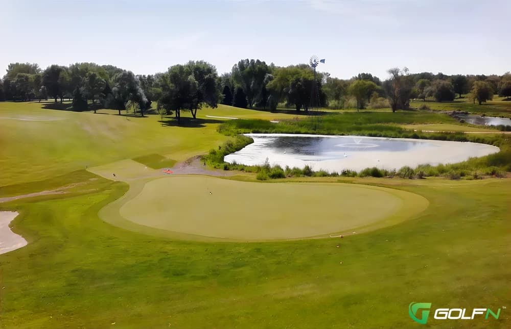 Deer Run Country Club in Brillion, Wisconsin — public, 9-hole golf course