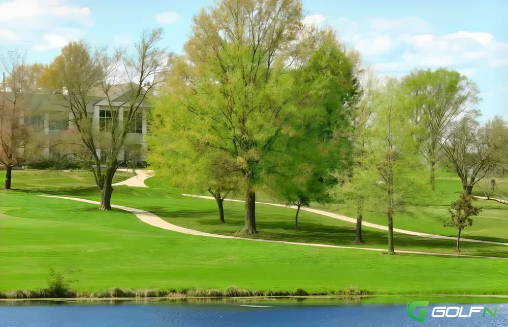 Leavenworth Country Club in Lansing, Kansas — private, 18-hole golf course, designed by Tom Bendelow (1920)