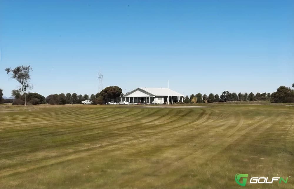 Dooen Golf Club in Horsham, Victoria — public, 18-hole golf course