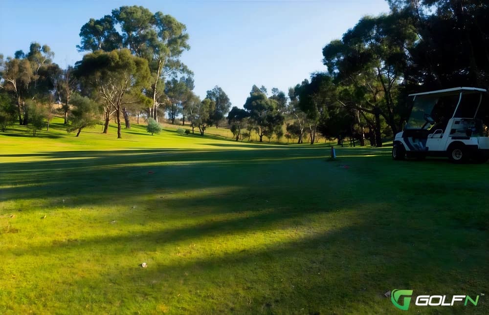 Kenton Valley Golf Course in Gumeracha, South Australia β public, 18-hole golf course