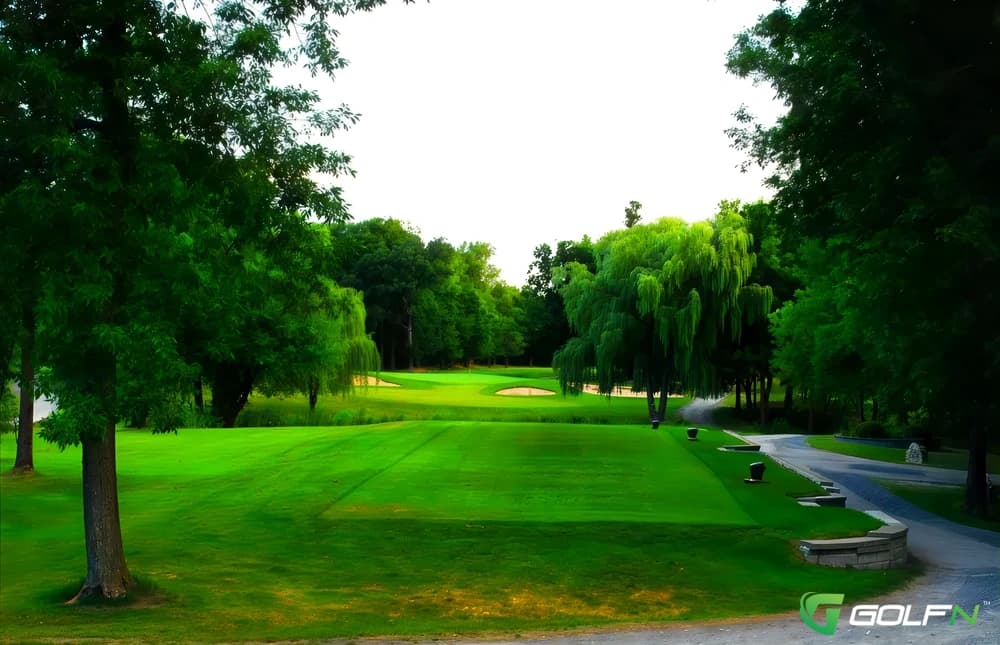Windmill Heights Golf & Country Club in Notre-Dame-L'Ile Perrot, Quebec — private, 18-hole golf course, designed by John Watson (1968)