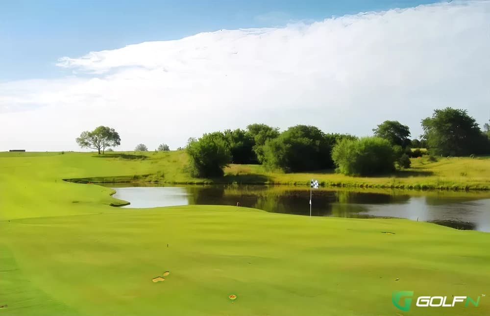 Clear Creek - Shawnee Golf & Country Club in Shawnee, Kansas — semi-private, 27-hole golf course, designed by Lyndy Lindsey (2002)