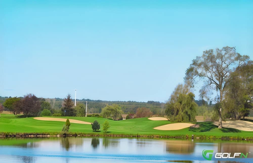 La Cité Du Golf Des Lacs in Bromont, Quebec — public, 18-hole golf course