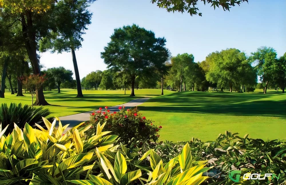White - Pine Forest Country Club in Houston, Texas — private, 27-hole golf course, designed by Jay Riviere (1975)