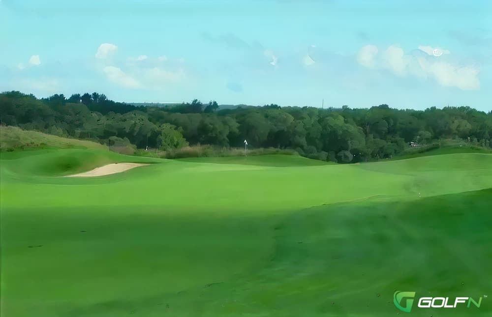 Willow Hill Golf Course in Northbrook, Illinois — public, 9-hole golf course, designed by Dick Nugent (1995)
