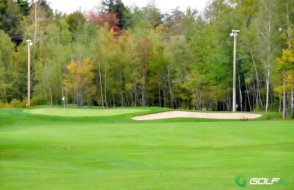 Golf St. Lazare in Vaudreuil-Dorion, Quebec — 9-hole golf course
