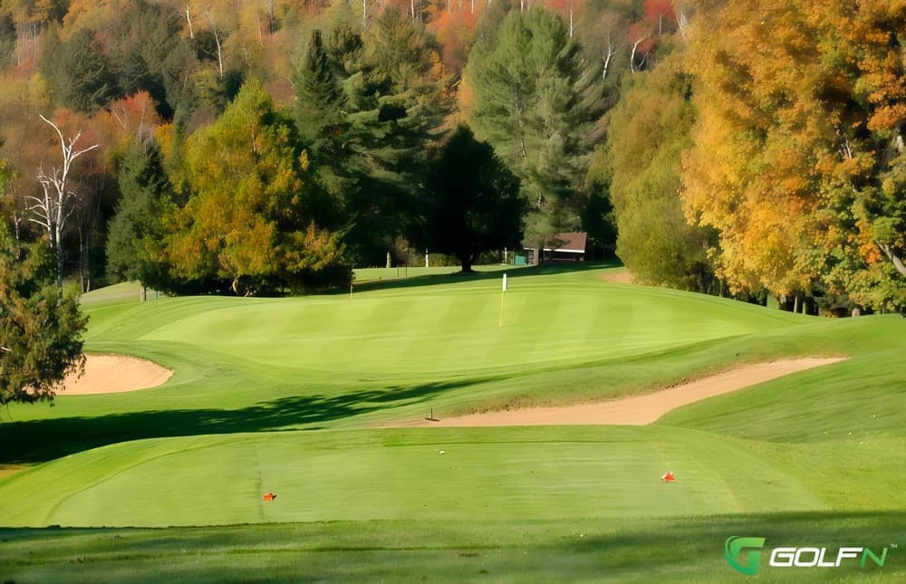Carling Lake Club De Golf in Argenteuil Regional County Municipality, Quebec — semi-private, 18-hole golf course, designed by Stanley Thompson (1945)