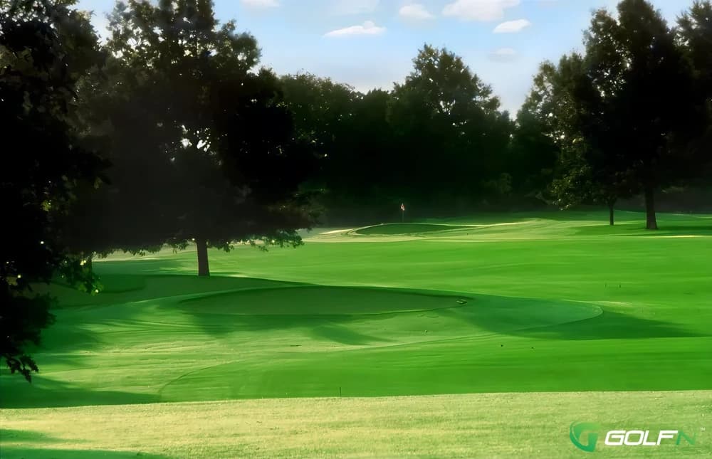 Cedar Ridge Country Club in Broken Arrow, Oklahoma — private, 18-hole golf course, designed by Joe Finger (1969)