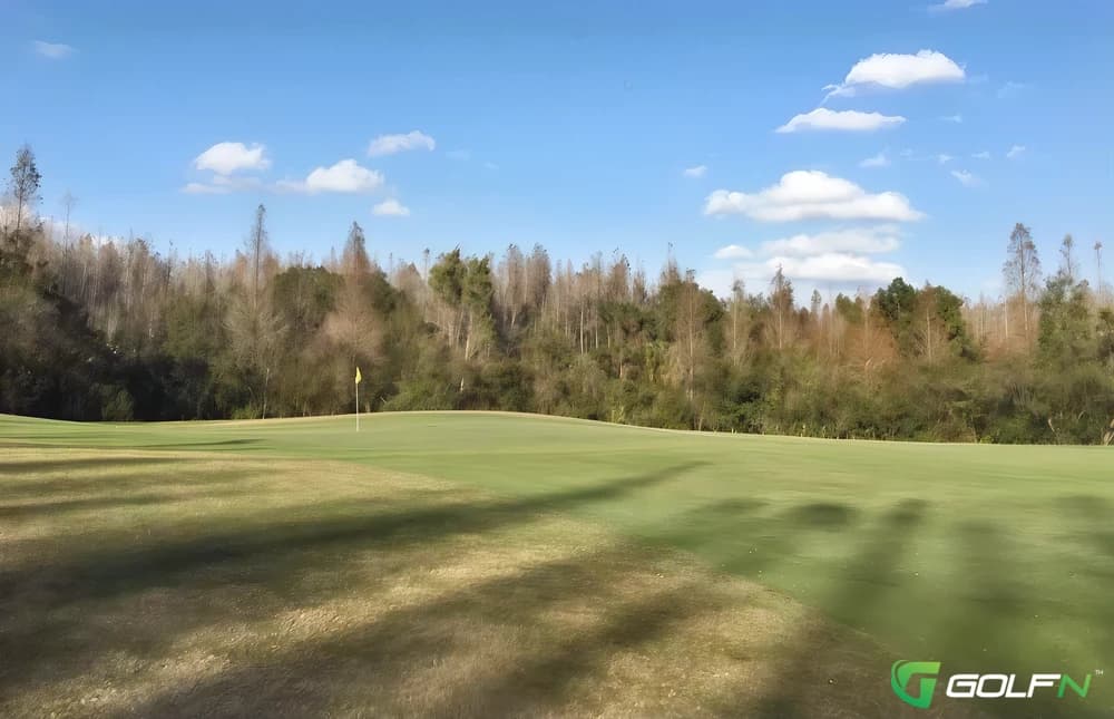 Heritage Isles Golf & Country Club in Tampa Bay, Florida — semi-private, 18-hole golf course, designed by Gordon G. Lewis (2000)
