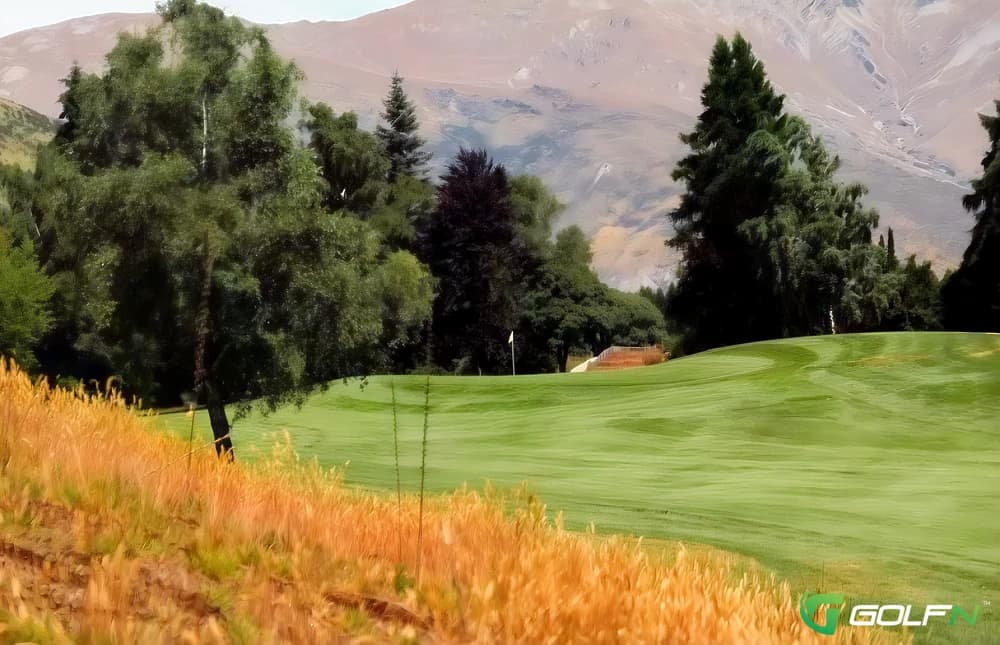Arrowtown Golf Club in Arrowtown, Otago β public, 18-hole golf course, designed by Scott Macpherson (2009)
