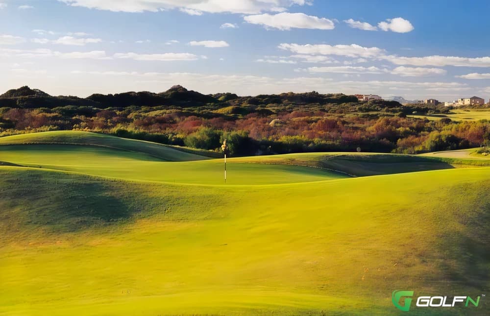 Links Kennedy Bay Golf Club in Port Kennedy, Western Australia β public, 18-hole golf course, designed by Roger MacKay (2000)