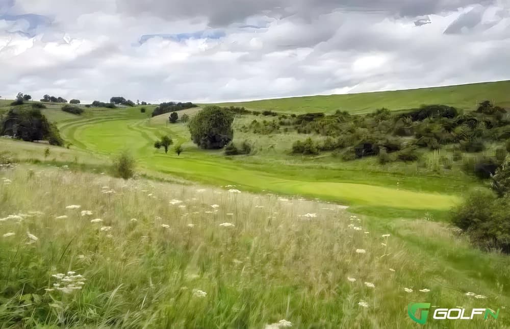 Gc Ogbourne Downs in Marlborough, England — private, 18-hole golf course, designed by John Henry Taylor (1927)
