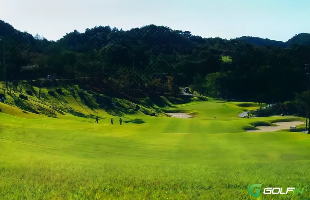 East Hills Country Club in Yangnam-myeon, Gyeongsangbugdo β public, 18-hole golf course