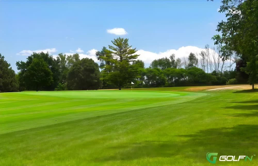 Hawthorne Hills Golf Course in Saukville, Wisconsin — public, 18-hole golf course, designed by Bob Lohmann