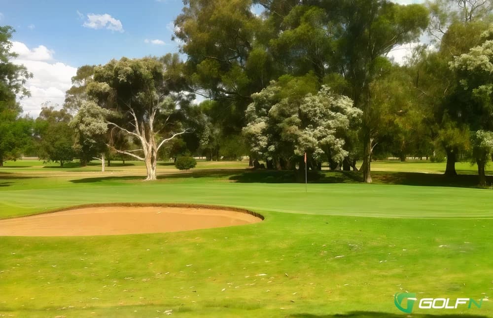 1-9 - Dubbo Golf Club in Dubbo, New South Wales β public, 27-hole golf course, designed by Carnegie Clark (1926)