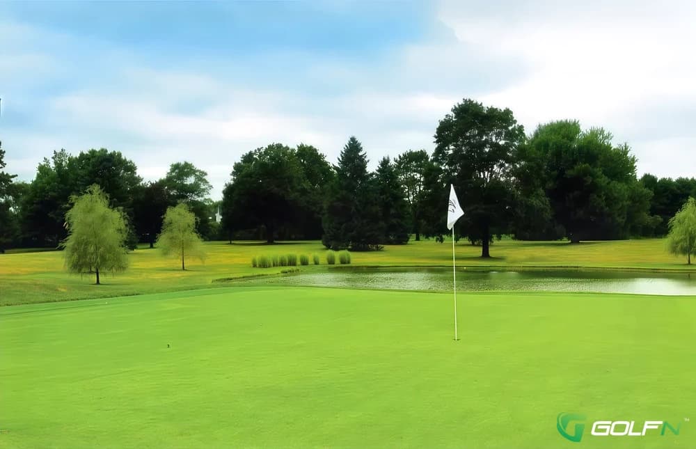 Ilkley Golf Club in Ilkley, England — private, 18-hole golf course, designed by Stephen Kay (1991)