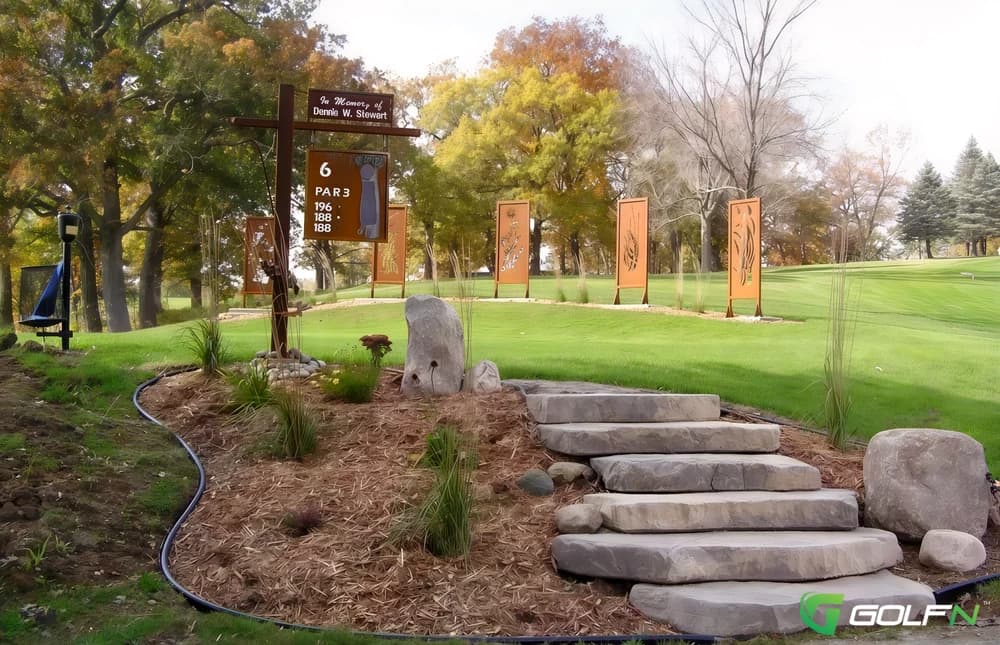 Bloomfield Country Club in Bloomfield, Iowa — semi-private, 9-hole golf course