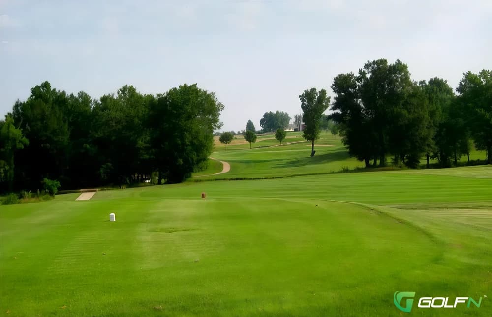 Heritage Hills Golf Course in Moberly, Missouri — private, 18-hole golf course