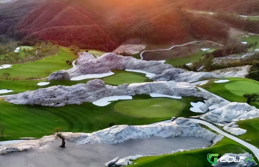 Tree-Cascadia Golf Club in Hongcheon-gun, Gang'weondo β resort, 9-hole golf course