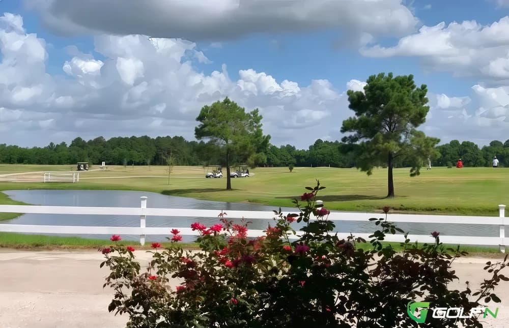 River Terrace Golf Course in Houston, Texas — public, 18-hole golf course, designed by Derrell Witt (1997)