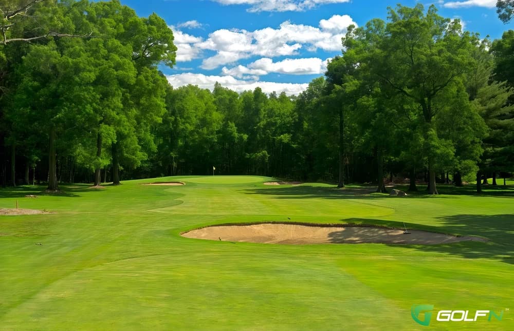 Broadacres Golf Club in Orangeburg, New York — public, 18-hole golf course