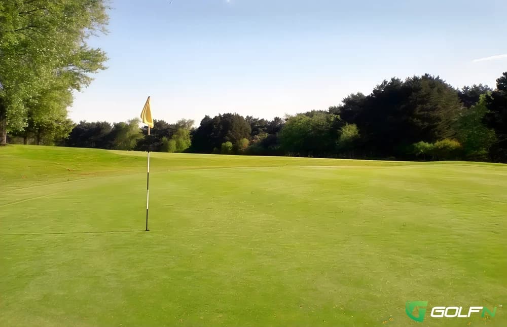 Sandyhills Golf Club in Glasgow, Scotland — private, 18-hole golf course