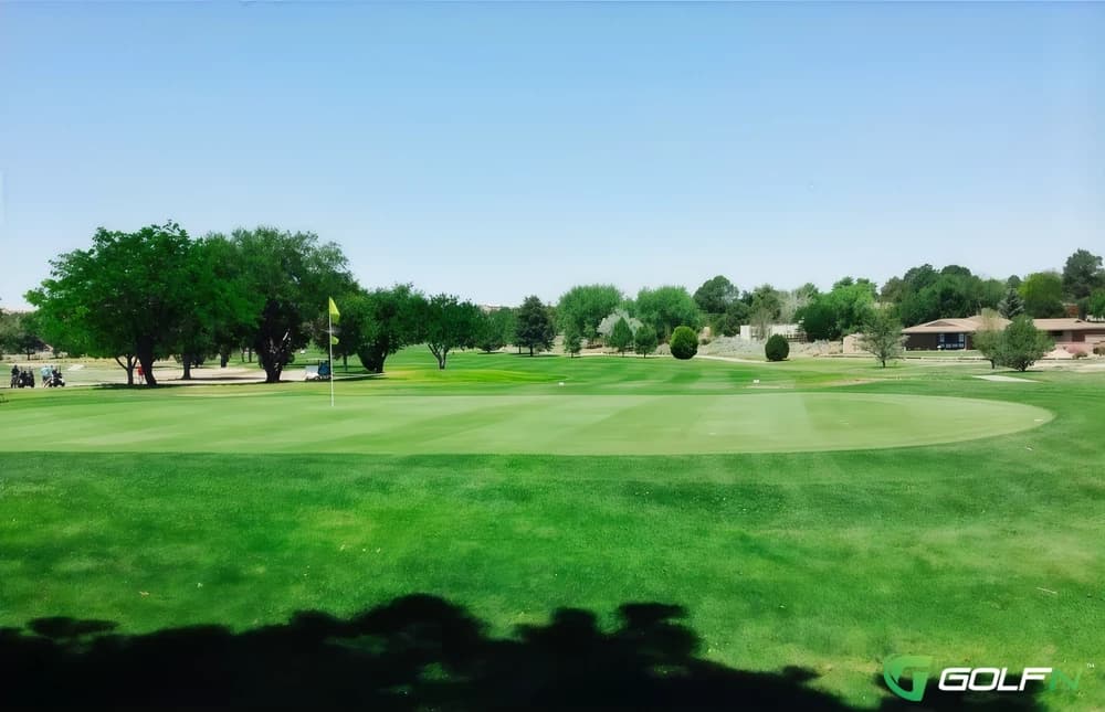 Paradise Hills Golf Course in Albuquerque, New Mexico — public, 18-hole golf course, designed by Red Lawrence (1962)