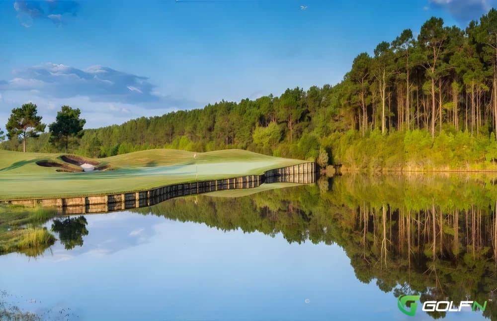North River Club in Beaufort, North Carolina — semi-private, 18-hole golf course, designed by Bob Moore (2006)