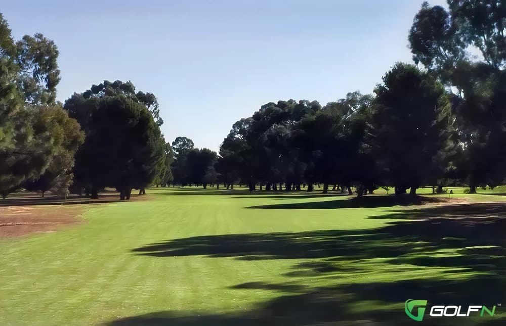 Rochester Golf Club in Rochester, Victoria β semi-private, 18-hole golf course
