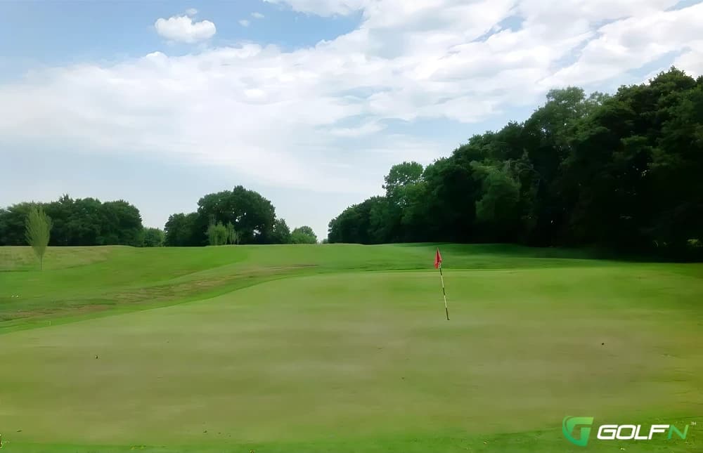 Tidbury Green Golf Club in Solihull, England — 9-hole golf course