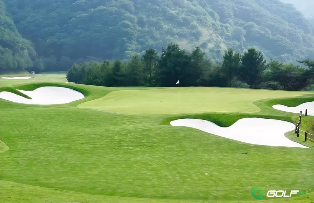 Orange Right - Hansung Country Club in Yongin-si, Gyeonggido β private, 27-hole golf course, designed by Doug Carrick (1992)