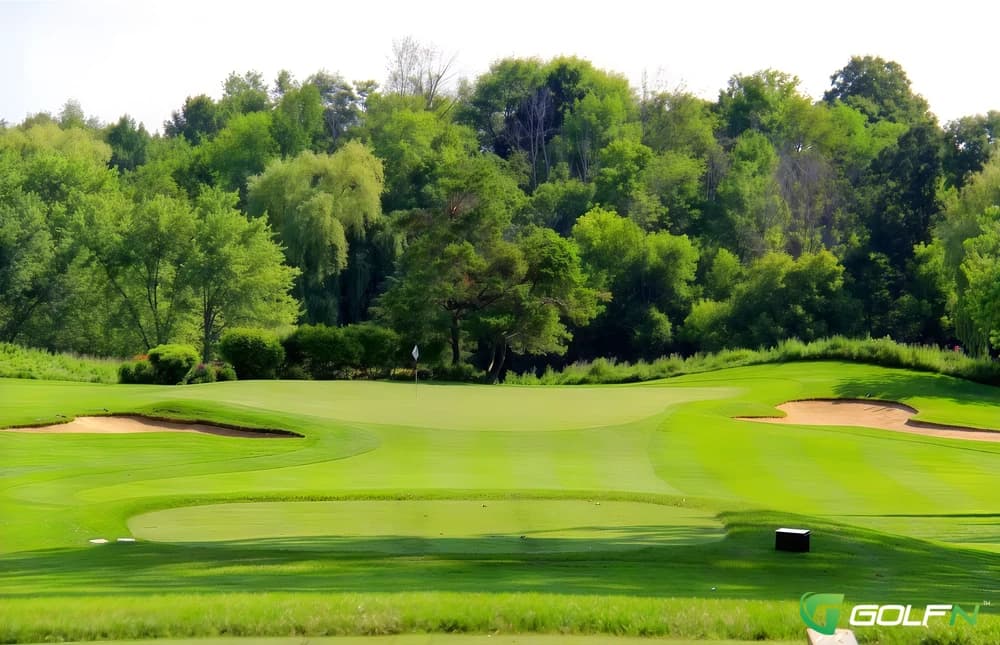 Championship - Meadowbrook Golf & Country Club in Gormley, Ontario — private, 18-hole golf course, designed by Graham Cooke (2003)