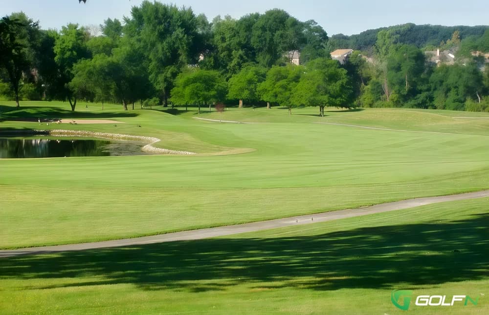 Lincolnshire Country Club in Crete, Illinois — private, 18-hole golf course, designed by Tom Bendelow (1927)