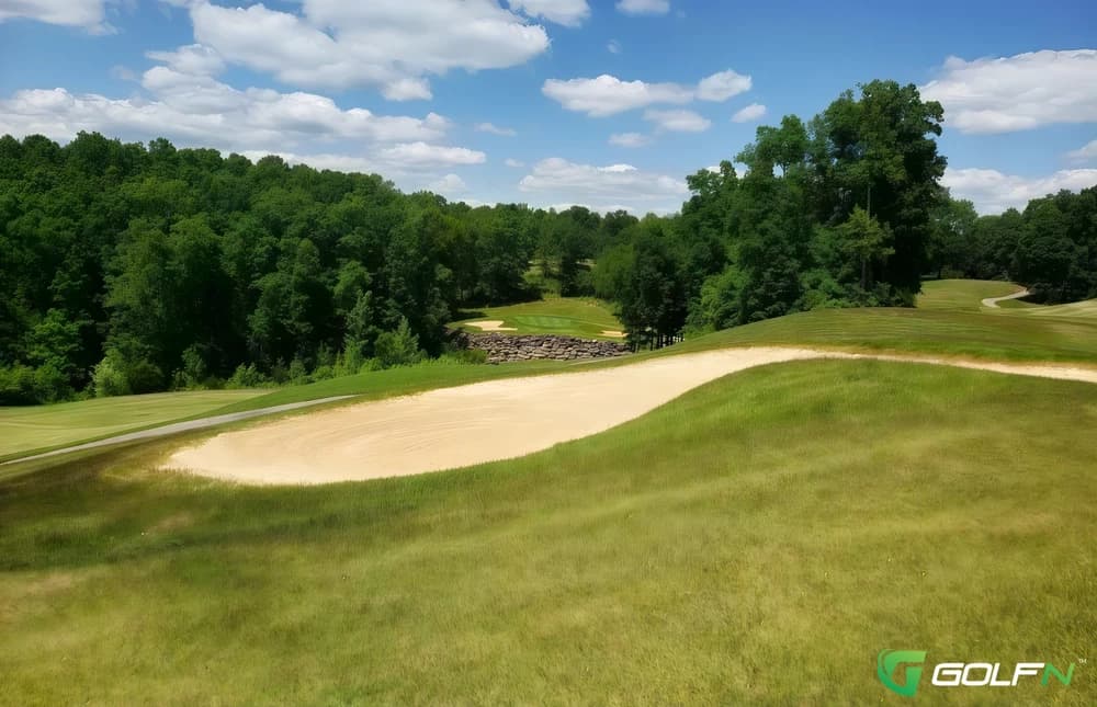 Honky Tonk National Golf in Sparta, Tennessee — public, 18-hole golf course, designed by Peter Jacobsen (2000)