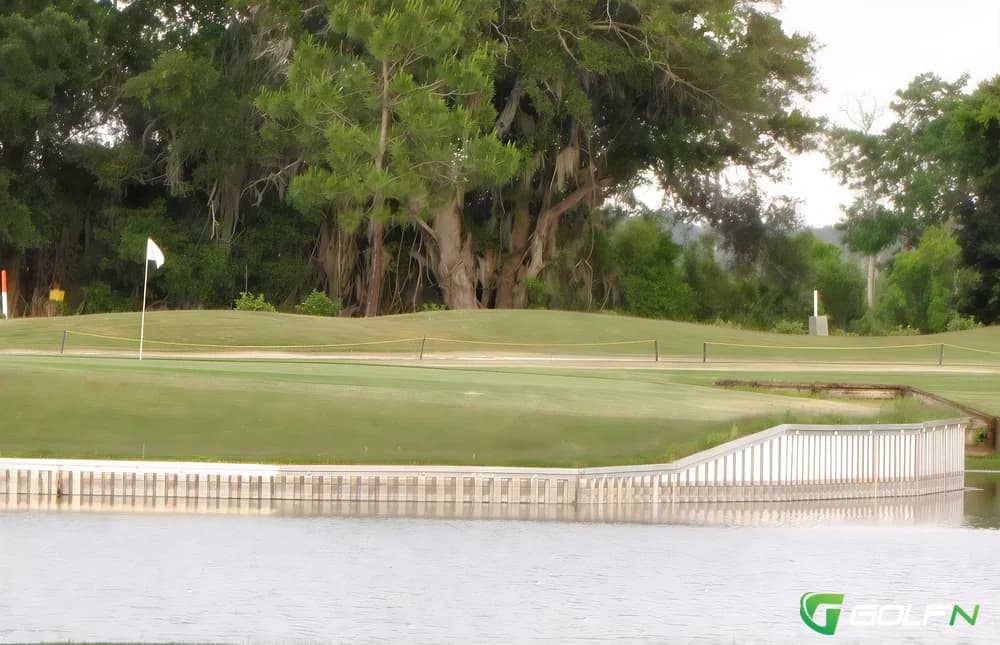 Green Valley Country Club in Clermont, Florida — semi-private, 18-hole golf course, designed by Lloyd Clifton