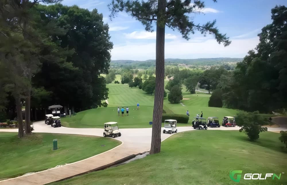 Beaver Brook Golf & Country Club in Knoxville, Tennessee — private, 18-hole golf course, designed by Dan Maples