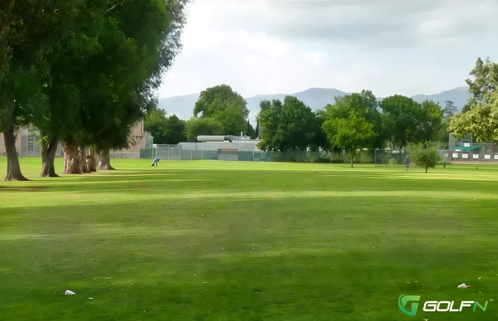 Mission Hills Golf Course in North Hills, California — public, 9-hole golf course