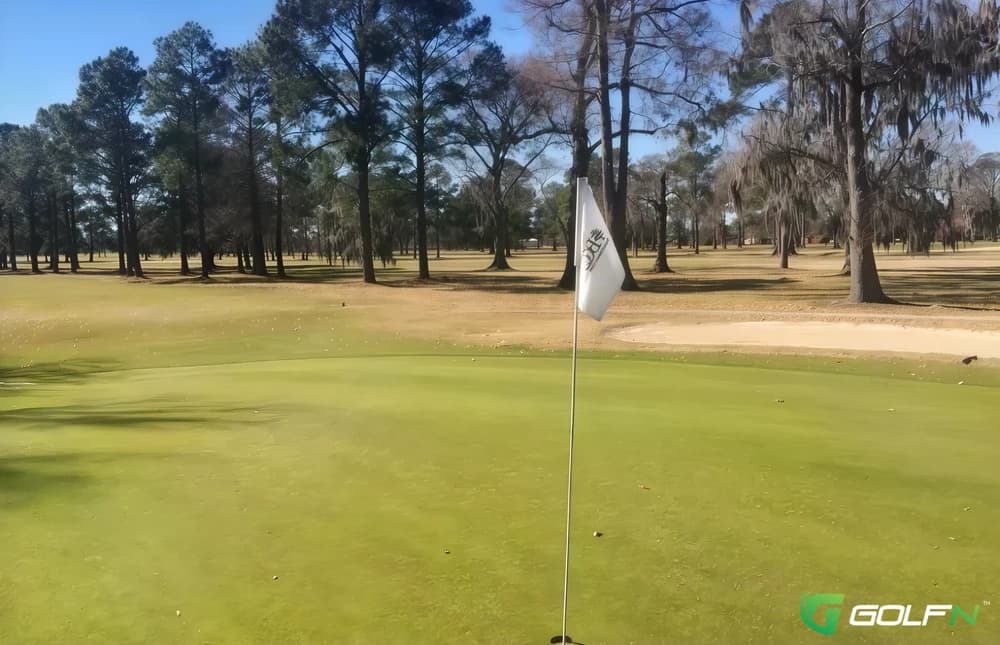 Bayou Country Club in Thibodaux, Louisiana — semi-private, 9-hole golf course