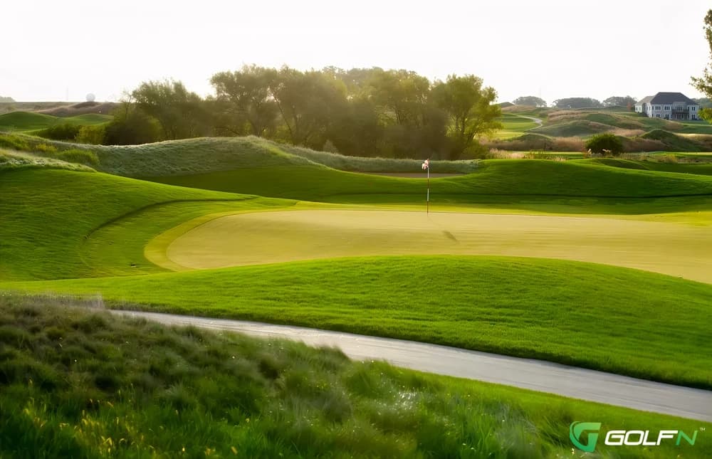 The Club At Strawberry Creek in Kenosha, Wisconsin — private, 18-hole golf course, designed by Rick Jacobson (2006)