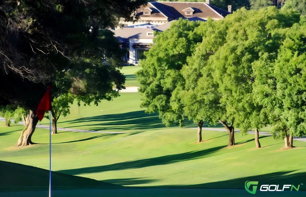 Green Valley Golf Club in New Philadelphia, Ohio — public, 18-hole golf course