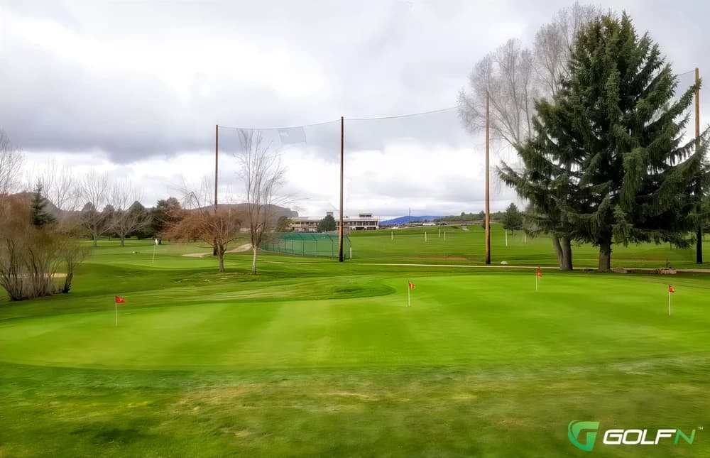 Hillcrest Golf Club in Alvin, Texas — public, 9-hole golf course, designed by Shorty Plaster