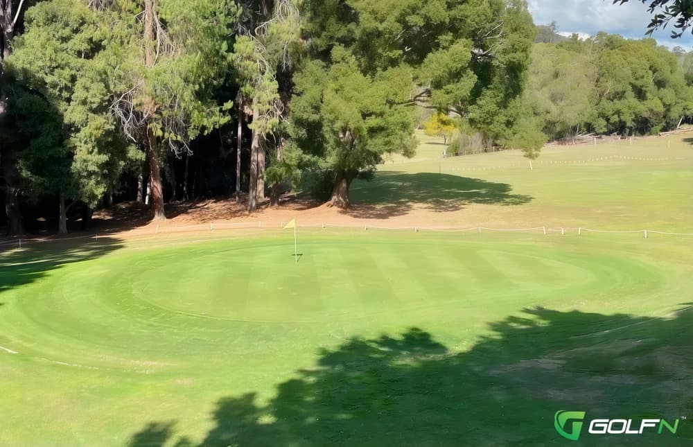 Boomerang Farm Golf Course in Mudgeeraba, Queensland — semi-private, 18-hole golf course