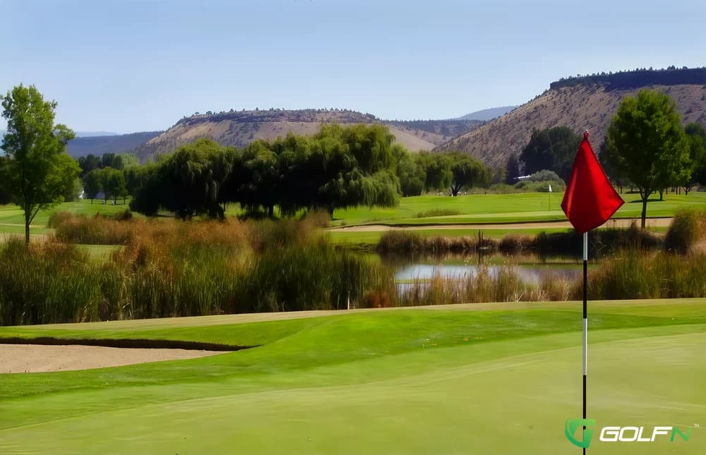 Meadow Lakes Golf Course in Prineville, Oregon — public, 18-hole golf course, designed by Bill Robinson (1993)
