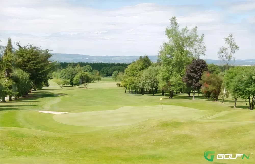 Limerick Golf Club in Limerick, Limerick โ public, 18-hole golf course, designed by Alister MacKenzie (1927)