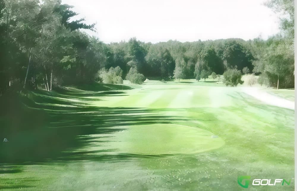 Harwood Club De Golf in Vaudreuil-Dorion, Quebec — semi-private, 9-hole golf course, designed by Graham Cooke (1999)