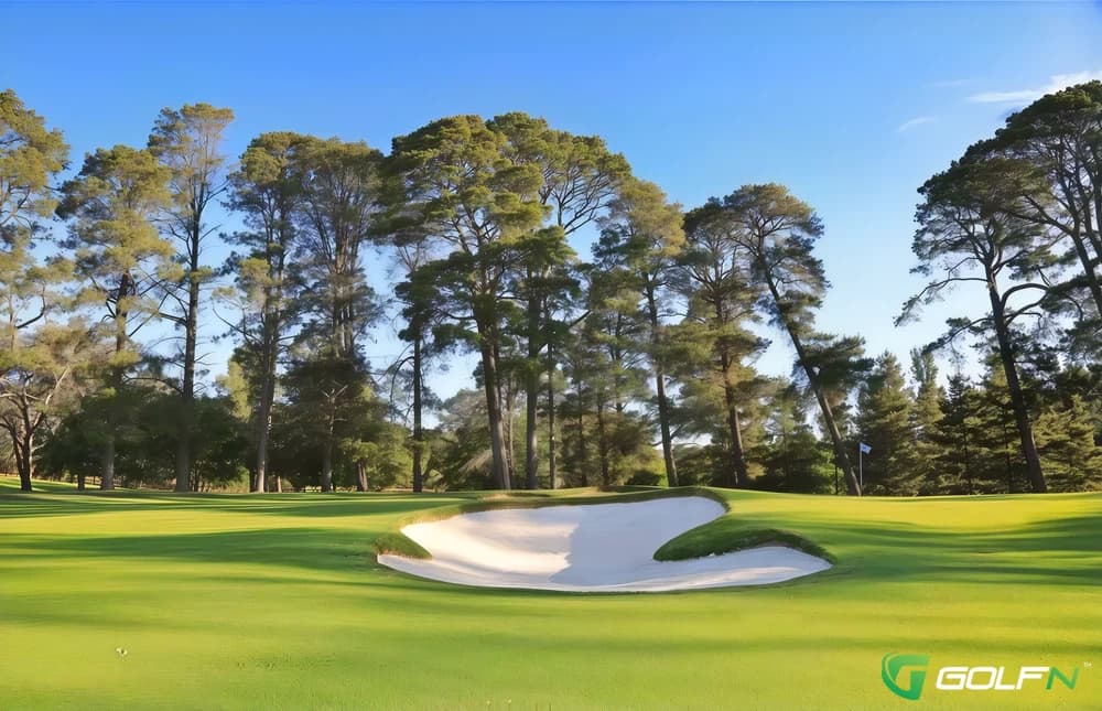 10-27 Yarralumla - Royal Canberra Golf Club in Yarralumla, Australian Capital Territory — private, 18-hole golf course, designed by Michael Clayton (2016)