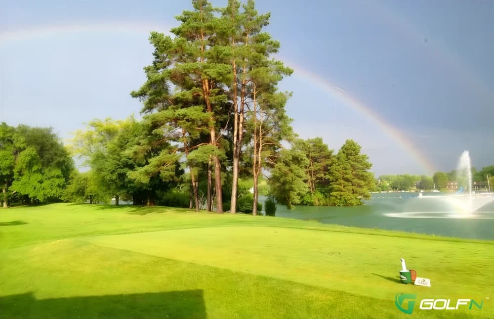Valley Lo Club in Glenview, Illinois — private, 18-hole golf course, designed by Jacobson Golf Course Design